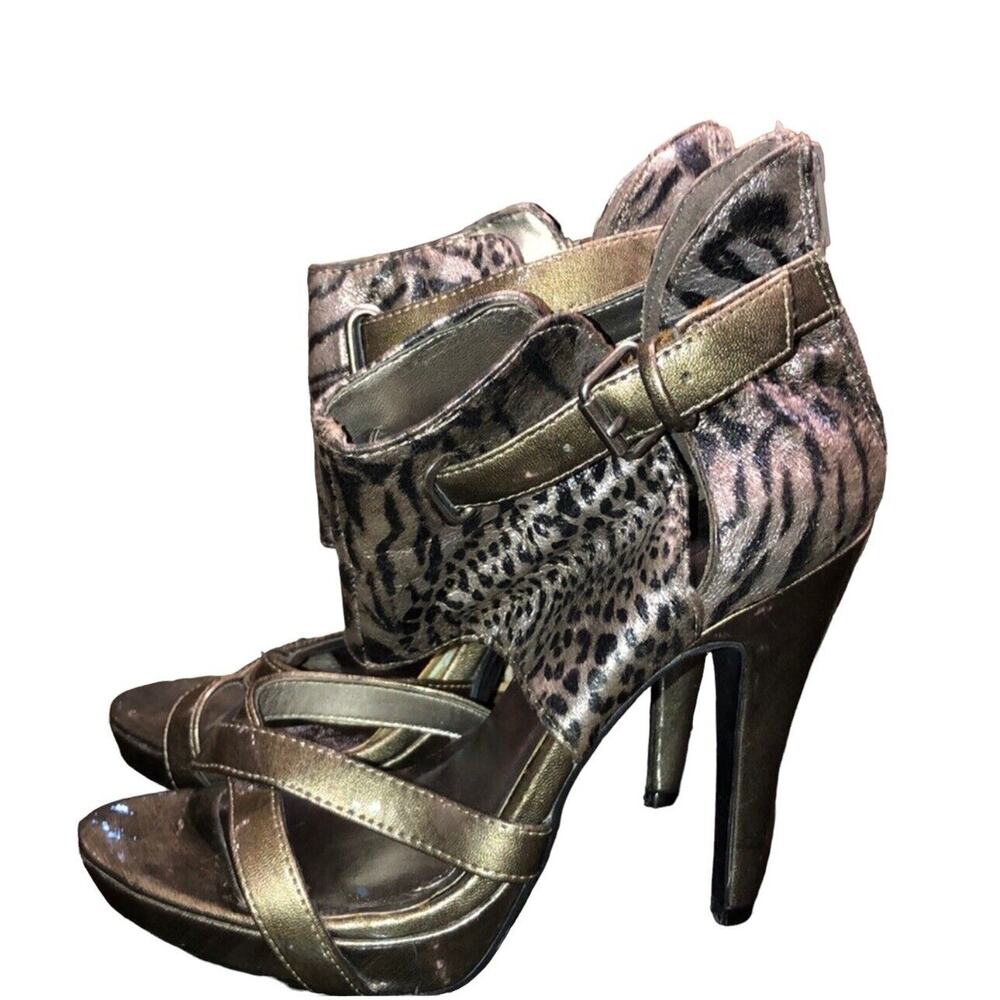 Ivory patent gold animal print heels Women’s Size‎ 8